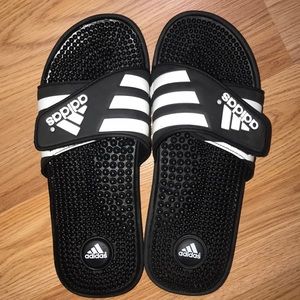 Adissage Adidas Slides Size 9